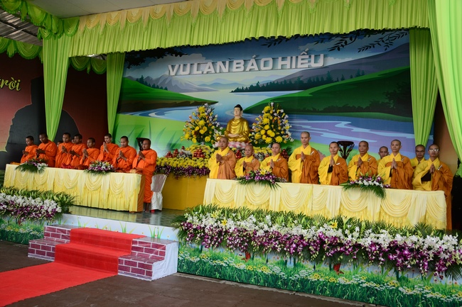 Ullumbana Ceremony at Hoang Phap Pagoda in Cambodia