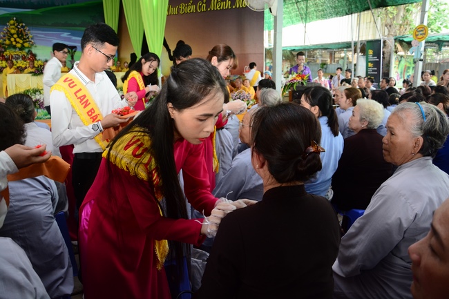 Ullumbana Ceremony at Hoang Phap Pagoda in Cambodia