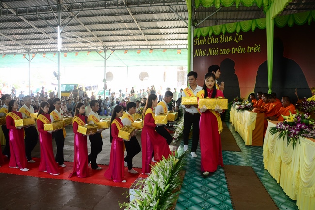 Ullumbana Ceremony at Hoang Phap Pagoda in Cambodia