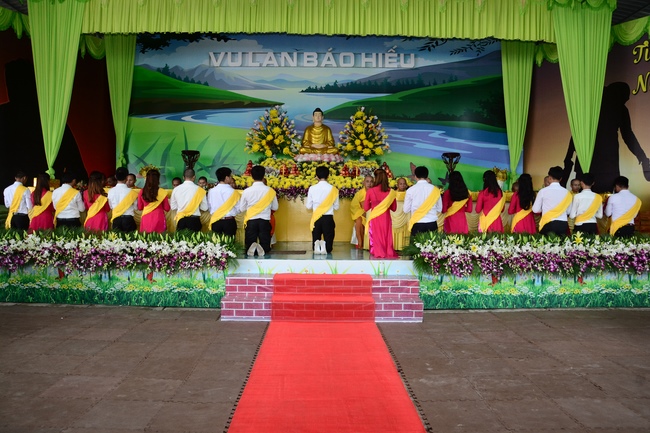 Ullumbana Ceremony at Hoang Phap Pagoda in Cambodia
