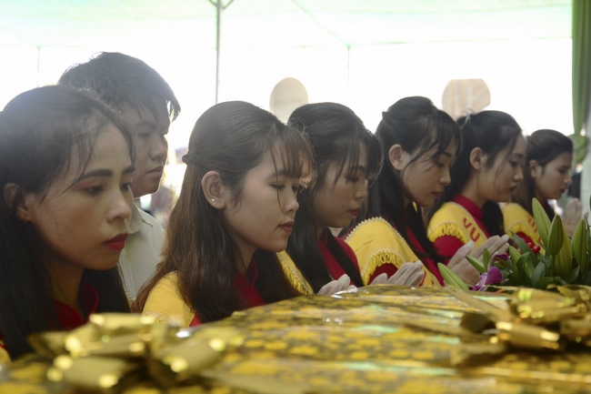Ullumbana Ceremony at Hoang Phap Pagoda in Cambodia