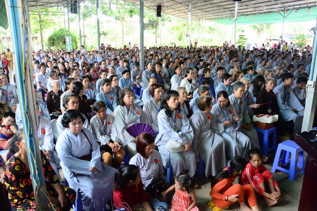 Ullumbana Ceremony at Hoang Phap Pagoda in Cambodia