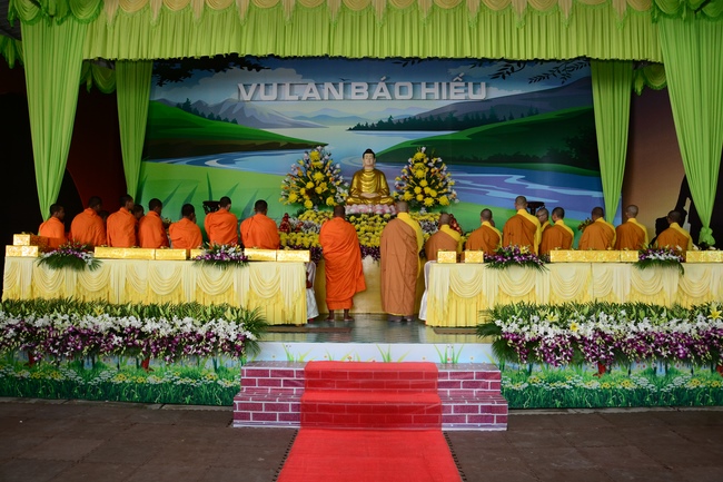 Ullumbana Ceremony at Hoang Phap Pagoda in Cambodia