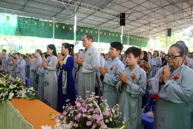 Ullumbana Ceremony at Hoang Phap Pagoda in Cambodia