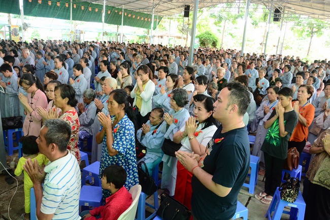 Ullumbana Ceremony at Hoang Phap Pagoda in Cambodia