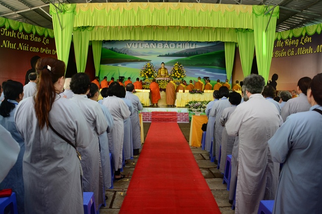 Ullumbana Ceremony at Hoang Phap Pagoda in Cambodia