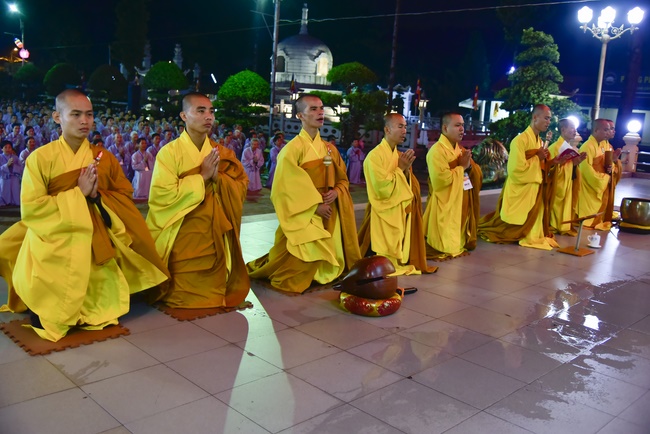 Dharma Talk “On The Way Getting Age And Death” - The 92ND Seven-Day Retreat