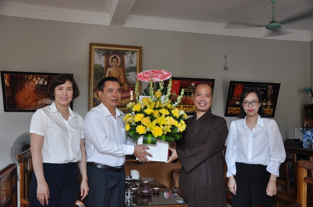 Visit and congratulations on the Ulllambana's Great ceremony to Tieu Dao pagoda of the leaders of organizations in Quang Ninh province.