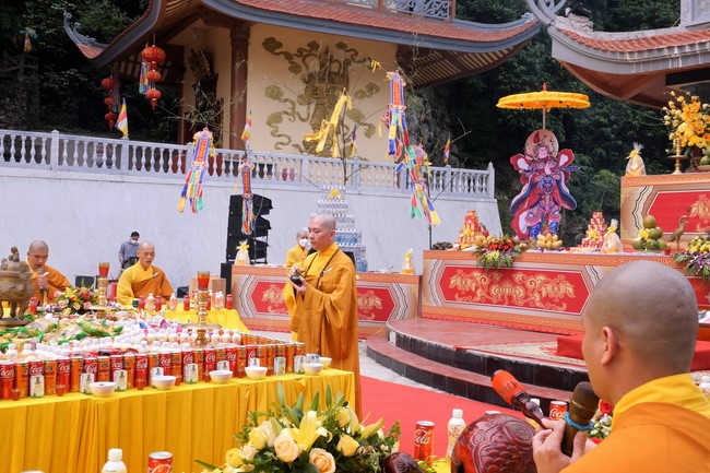 Chùa Cổ Am: Lễ quy y Tam bảo lần 1 năm 2022