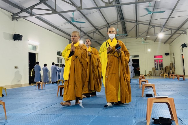 Chùa Đống Cao: Ngày thứ Ba Khóa tu Học Theo Hạnh Phật lần 16