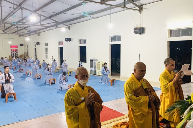 Chùa Đống Cao: Ngày thứ Ba Khóa tu Học Theo Hạnh Phật lần 16