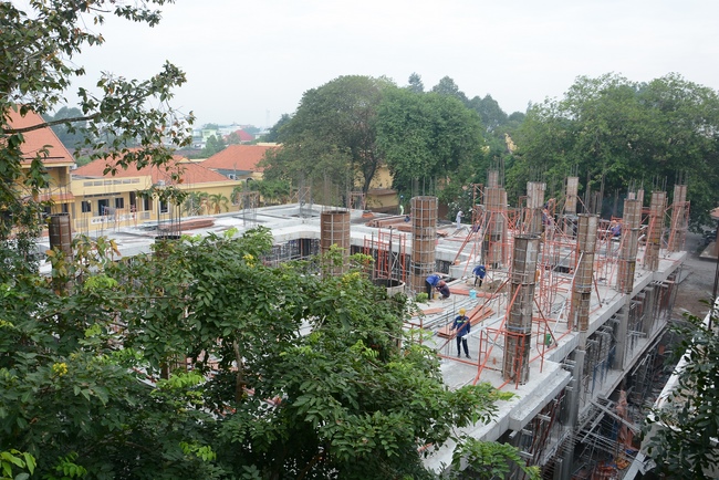 Concrete Pouring the 3rd Floor of the Multifunctional Building