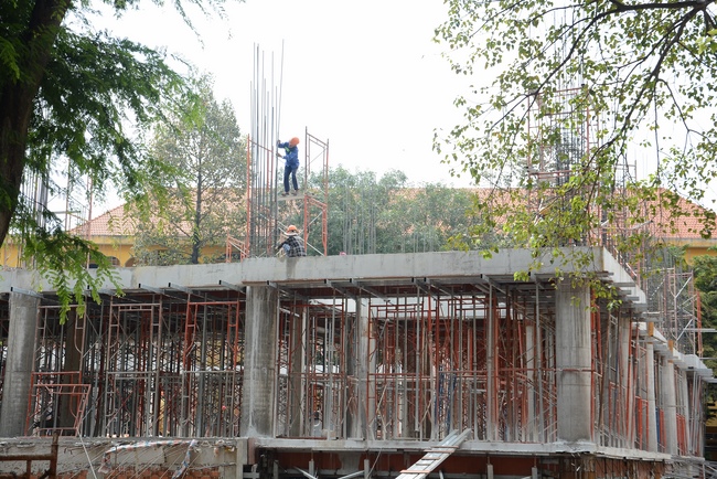 Concrete Pouring the 3rd Floor of the Multifunctional Building