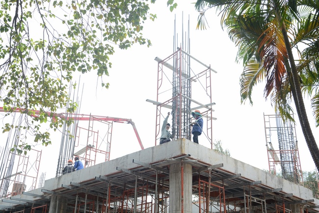 Concrete Pouring the 3rd Floor of the Multifunctional Building