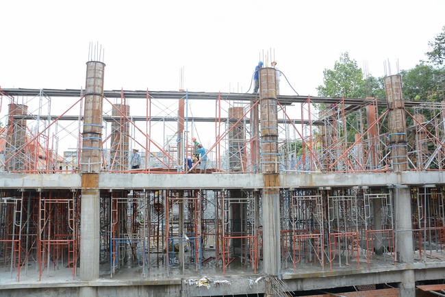 Concrete Pouring the 3rd Floor of the Multifunctional Building