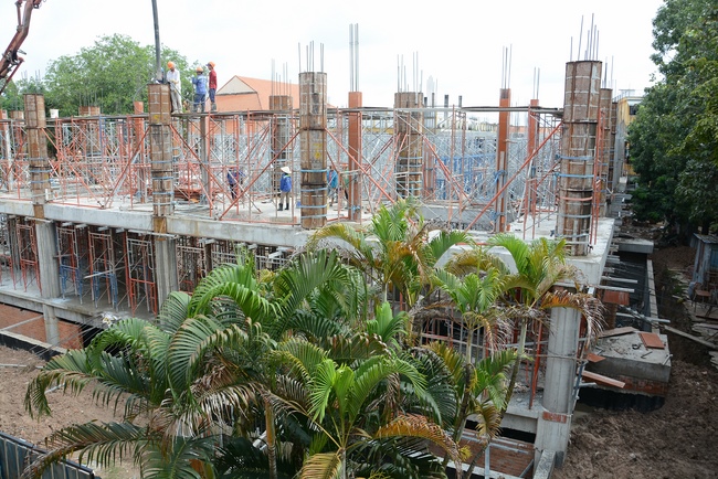 Concrete Pouring the 3rd Floor of the Multifunctional Building