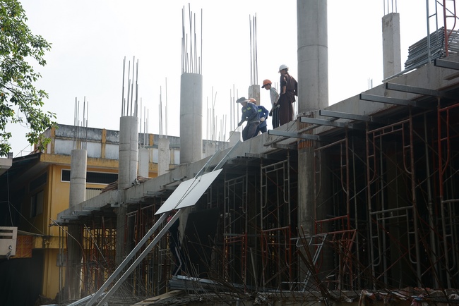 Concrete Pouring the 3rd Floor of the Multifunctional Building