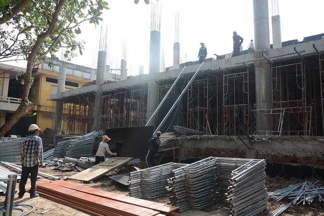 Concrete Pouring the 3rd Floor of the Multifunctional Building