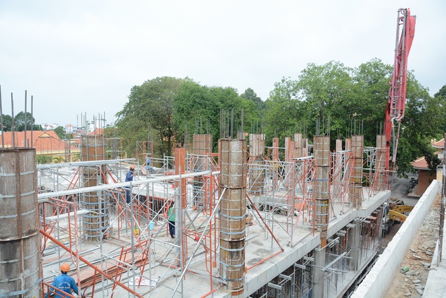 Concrete Pouring the 3rd Floor of the Multifunctional Building