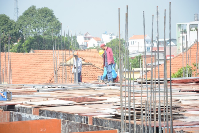 Concrete Pouring the 3rd Floor of the Multifunctional Building