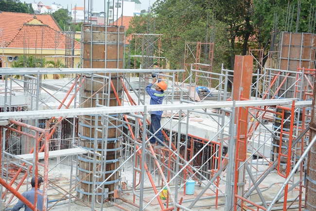 Concrete Pouring the 3rd Floor of the Multifunctional Building