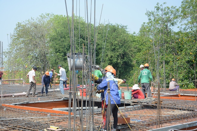 Concrete Pouring the 3rd Floor of the Multifunctional Building