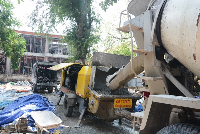Concrete Pouring the 3rd Floor of the Multifunctional Building