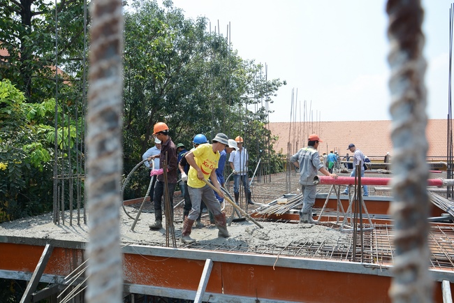 Concrete Pouring the 3rd Floor of the Multifunctional Building