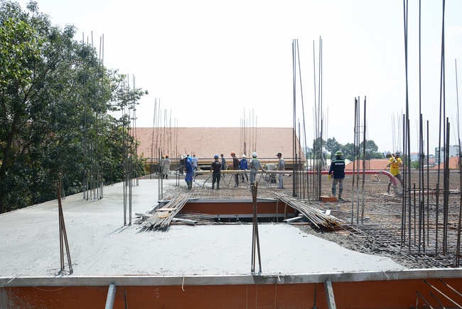 Concrete Pouring the 3rd Floor of the Multifunctional Building