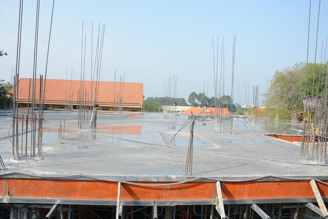 Concrete Pouring the 3rd Floor of the Multifunctional Building
