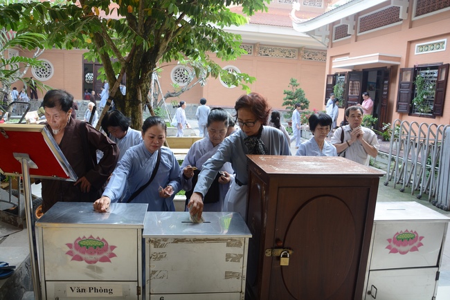 Tu niệm Phật một ngày