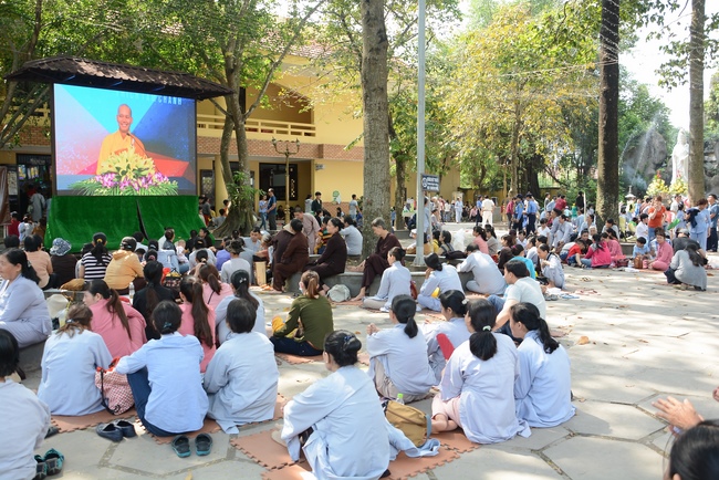 Tu niệm Phật một ngày