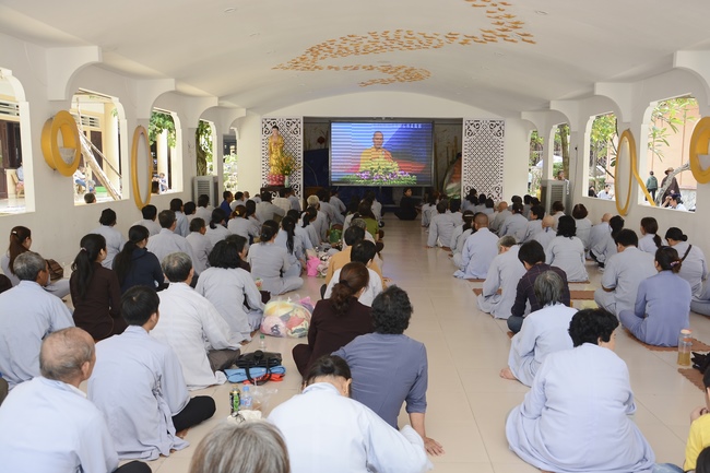 Tu niệm Phật một ngày