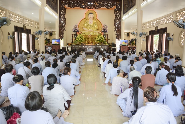 Tu niệm Phật một ngày