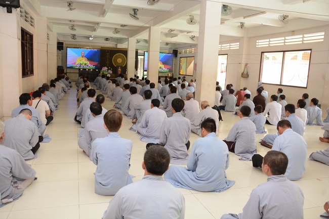 Tu niệm Phật một ngày