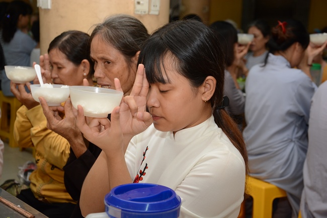 Tu niệm Phật một ngày