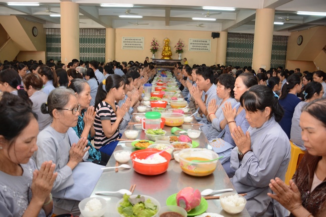 Tu niệm Phật một ngày
