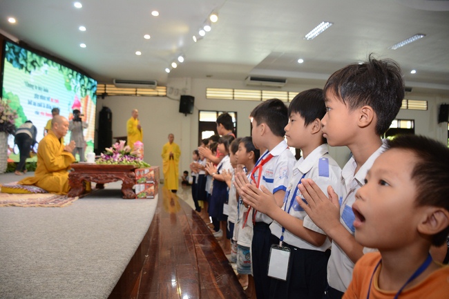 Khóa tu thiếu nhi “Em Về Bên Phật”