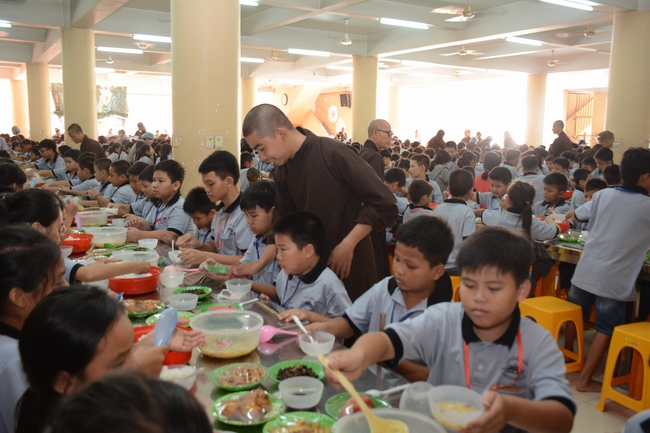 Khóa tu thiếu nhi “Em Về Bên Phật”