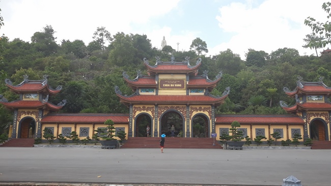 Tham quan danh lam thắng cảnh tại Quảng Ninh (phần 1)