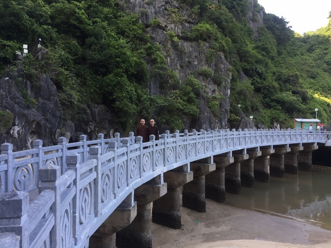 Tham quan danh lam thắng cảnh tại Quảng Ninh (phần 1)