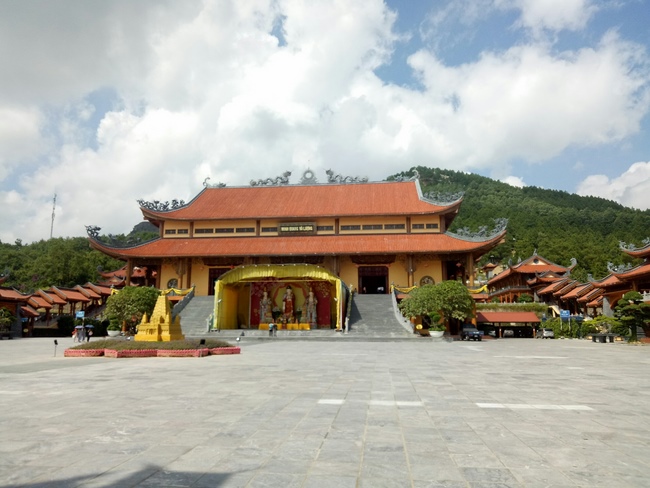 Tham quan danh lam thắng cảnh tại Quảng Ninh (phần 1)