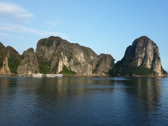 Tham quan danh lam thắng cảnh tại Quảng Ninh (phần 1)