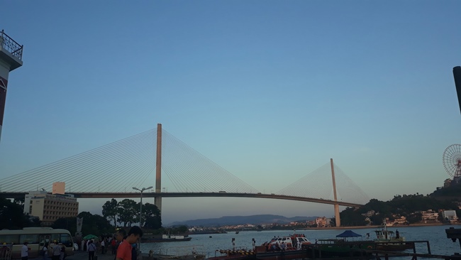 Tham quan danh lam thắng cảnh tại Quảng Ninh (phần 1)