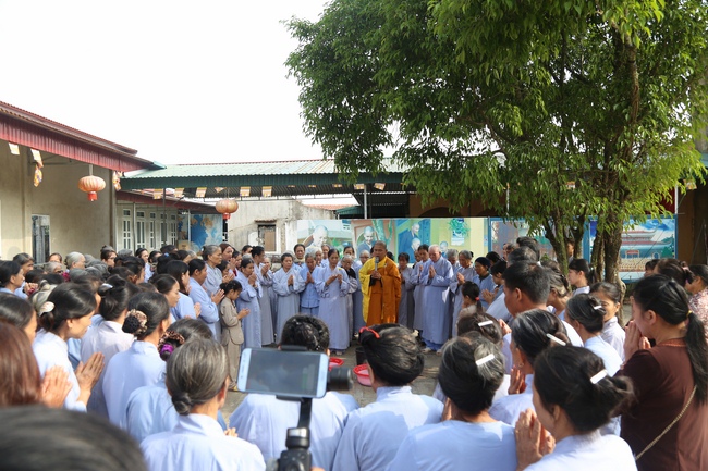 One - Day Retreat at Dong Cao Pagoda