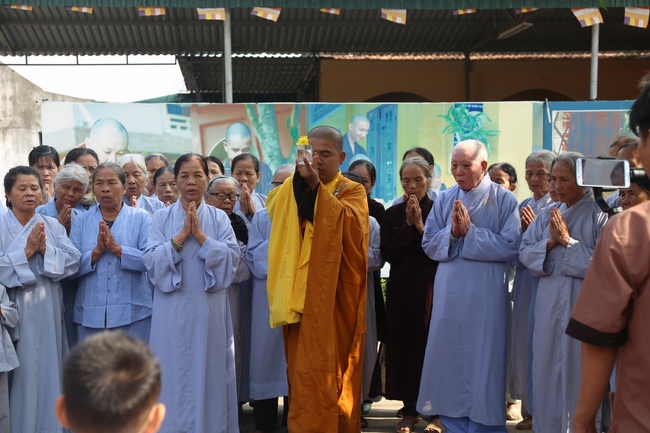 One - Day Retreat at Dong Cao Pagoda