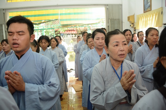 The  praying ceremony for rebirth and releasing creatures in Can Tho.