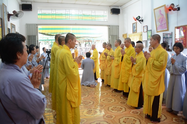 The  praying ceremony for rebirth and releasing creatures in Can Tho.