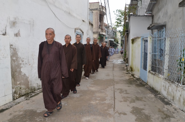 The  praying ceremony for rebirth and releasing creatures in Can Tho.