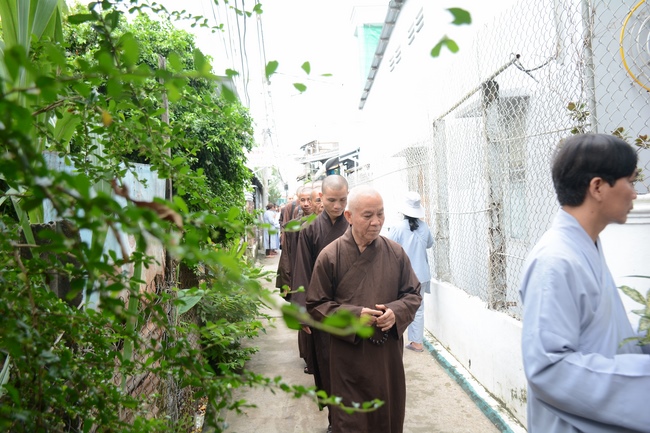 The  praying ceremony for rebirth and releasing creatures in Can Tho.